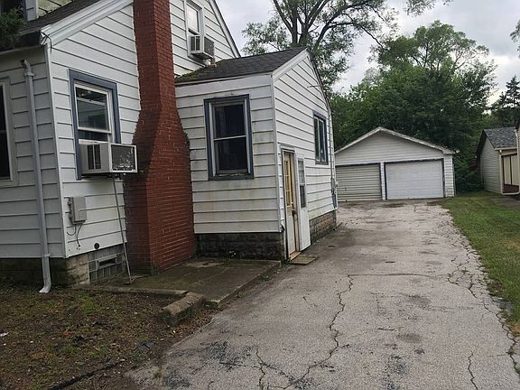 2nd image of 16948 Sayre Ave #Singfamily