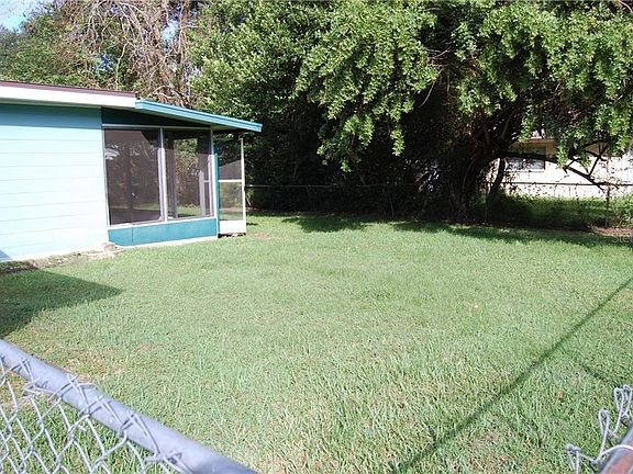 3rd image of 2700 Thelma Dr