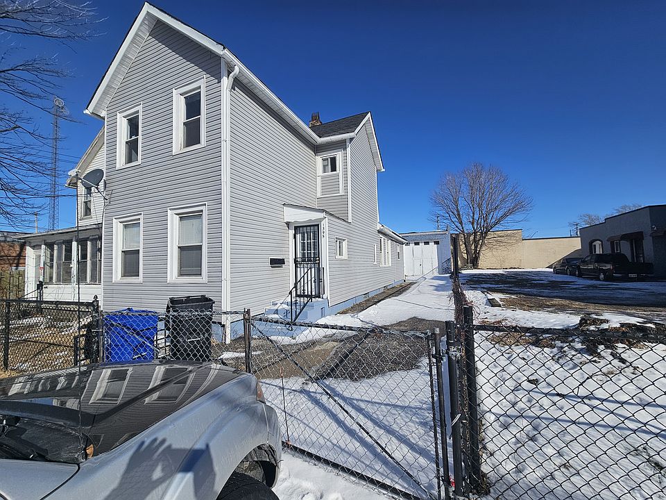1st image of 1395 E 25th St