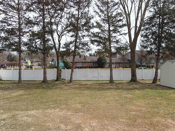 2nd image of 724 Brighton Dr