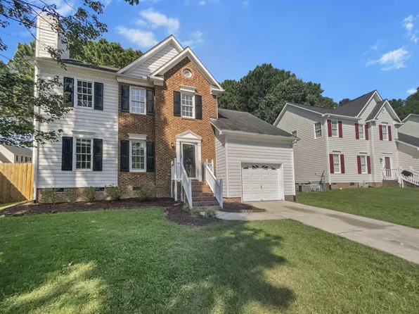 805 Penncross Dr, Raleigh, NC 27610