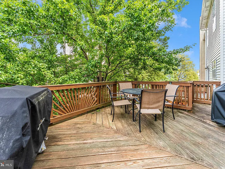 7115 Oberlin Cir — Photo 36