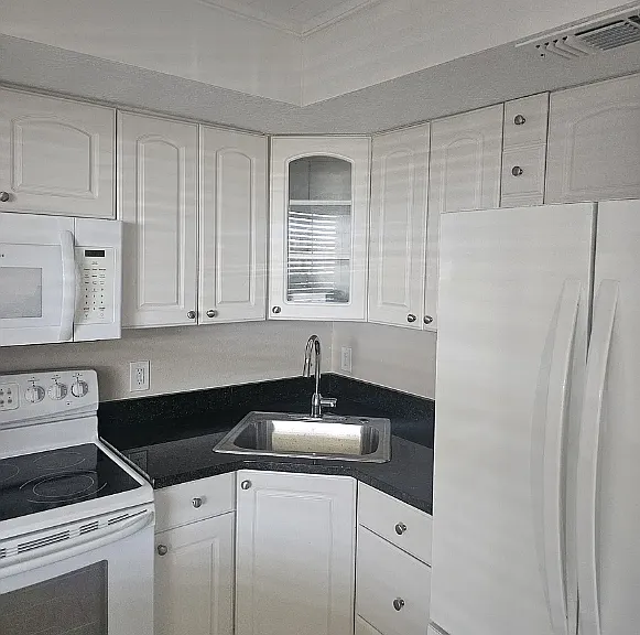 11700 Park Blvd #106 — Photo 9