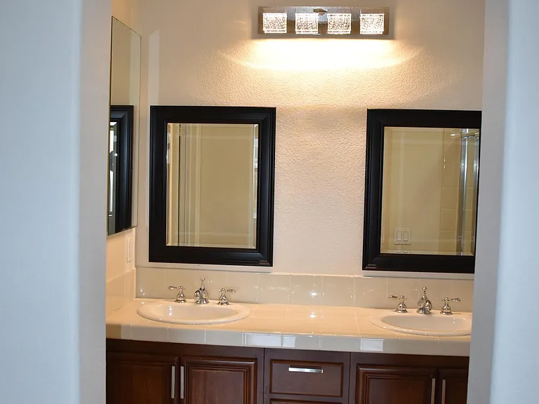246 Marquette Ave — Photo 15