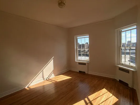 Rented by Sovereign Associates | media 76