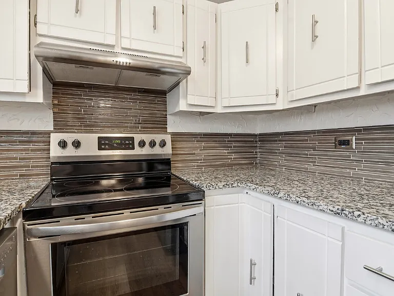 1390 Everett Ct #107 — Photo 14
