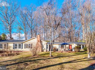10808 Beach Mill Rd, Great Falls, VA 22066