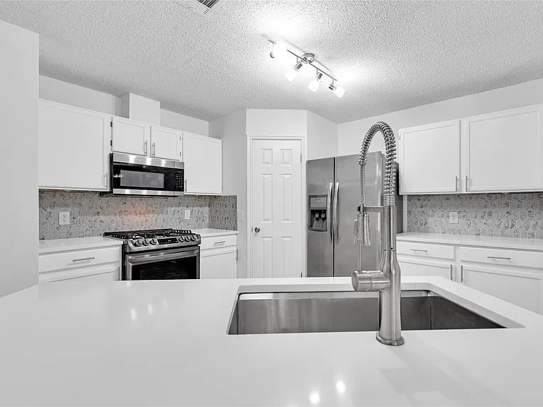 20820 Jumpers Delight Ln — Photo 2