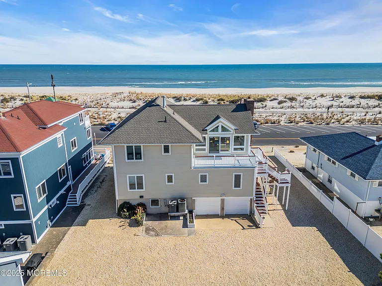 913 N Ocean Ave — Photo 45