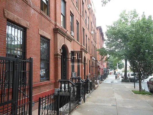 Rented by Highline Residential | media 10