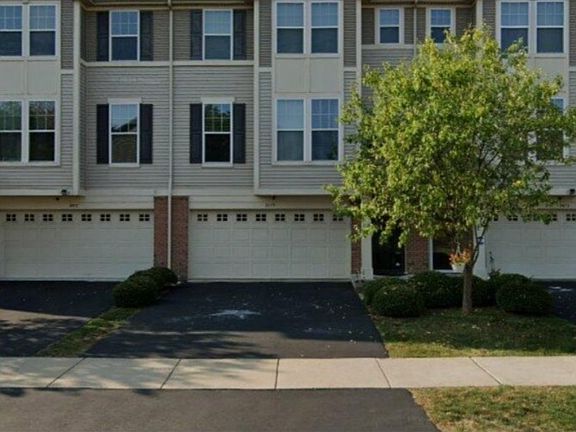 3rd image of 3475 Bradbury Cir