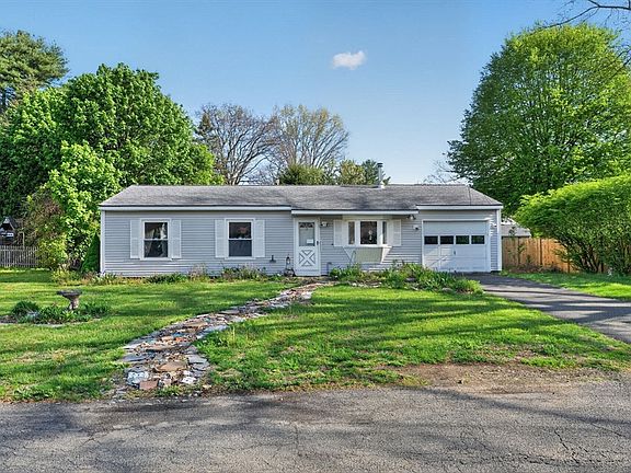 3rd image of 13 Drewsen Dr