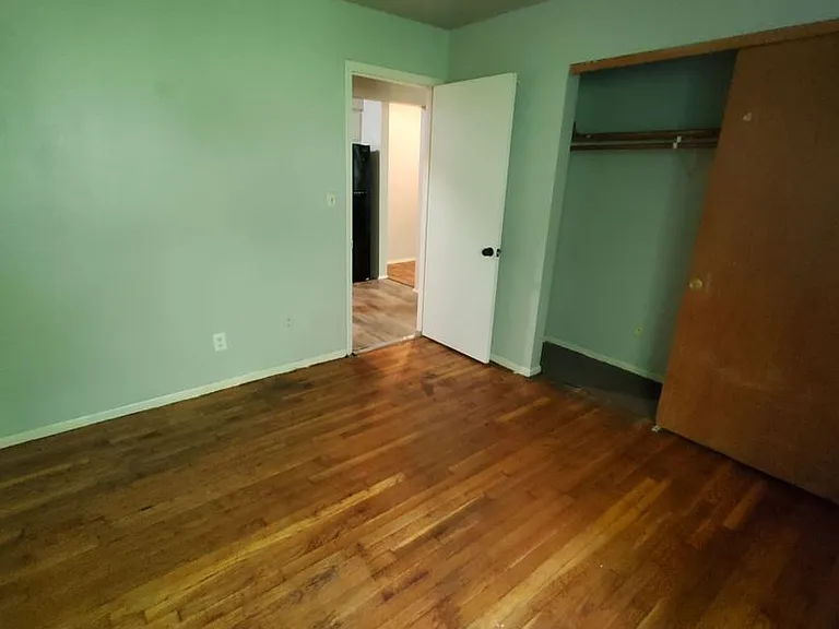 4635 S. 23rd Street - 12 Unit + Parking Lot — Photo 11