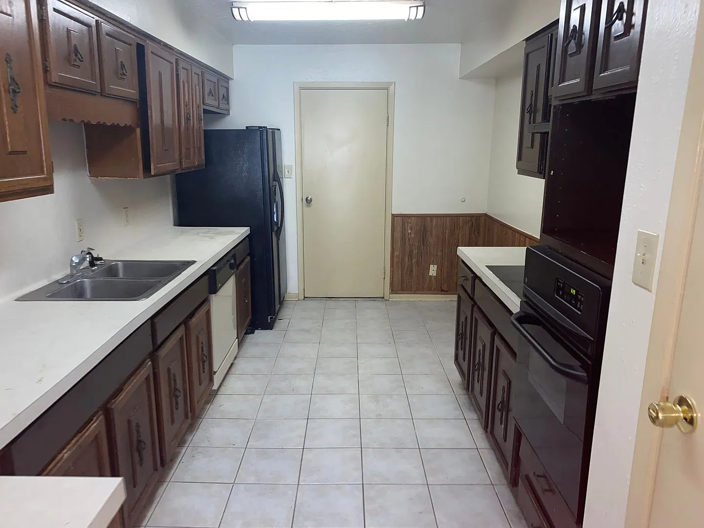 4 Bedroom For Rent! $500 off the First month if you apply NOW! — Photo 3