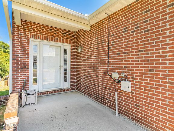 5th image of 7915 Valley Park Ln