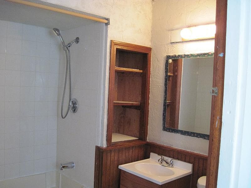 2nd image of 44 Gledhill Ave #1