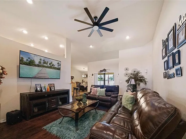 6518 Crescent Loop — Photo 6