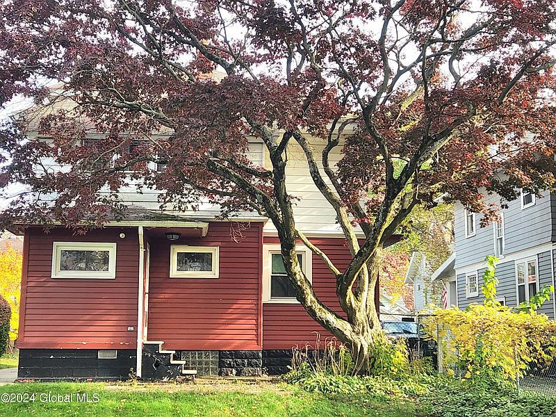 5th image of 823 Woodland Avenue