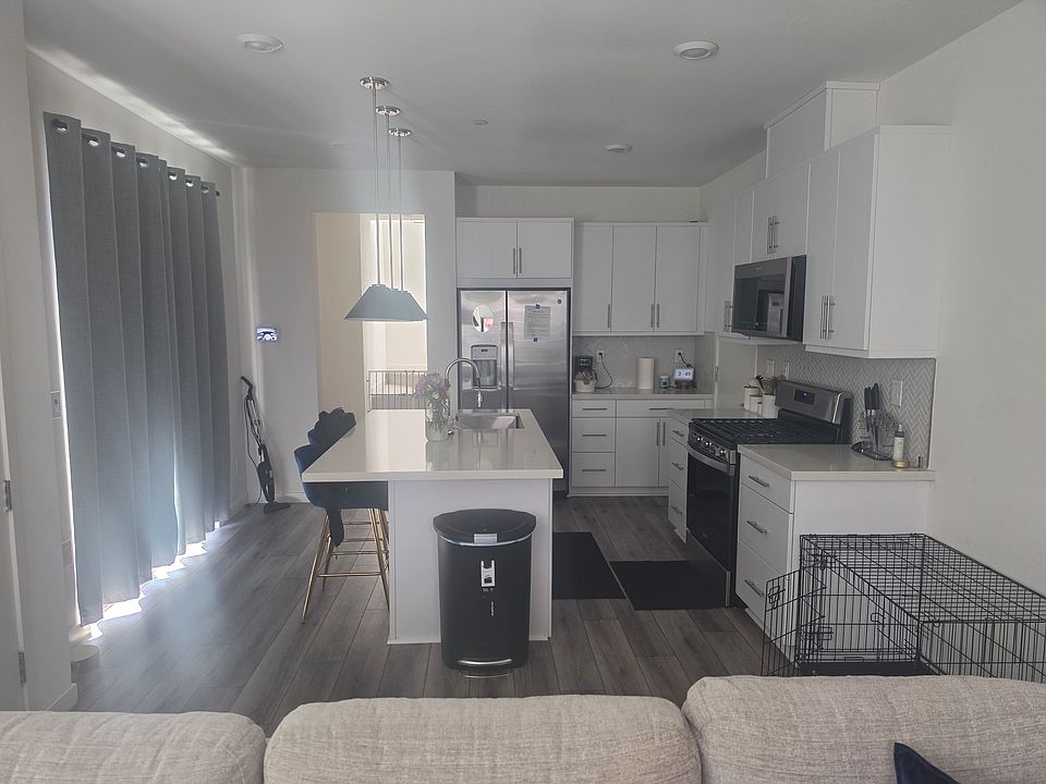 1st image of 218 Box Ln
