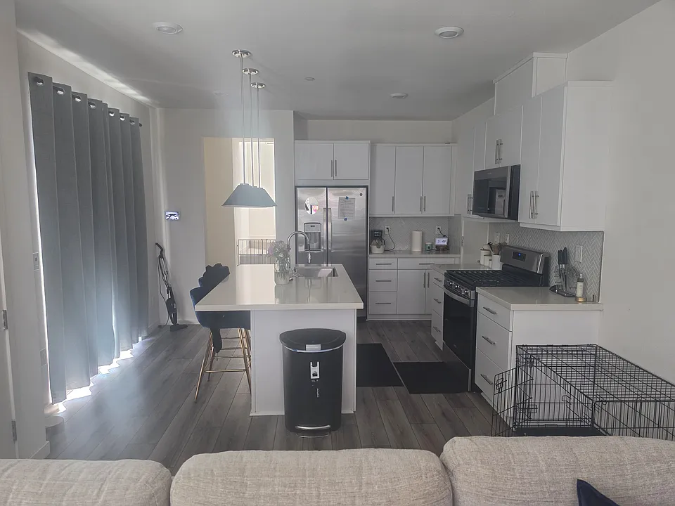 218 Box Ln