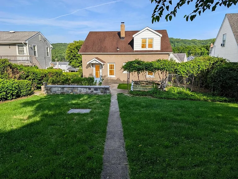 28 Hillside Ave — Photo 24