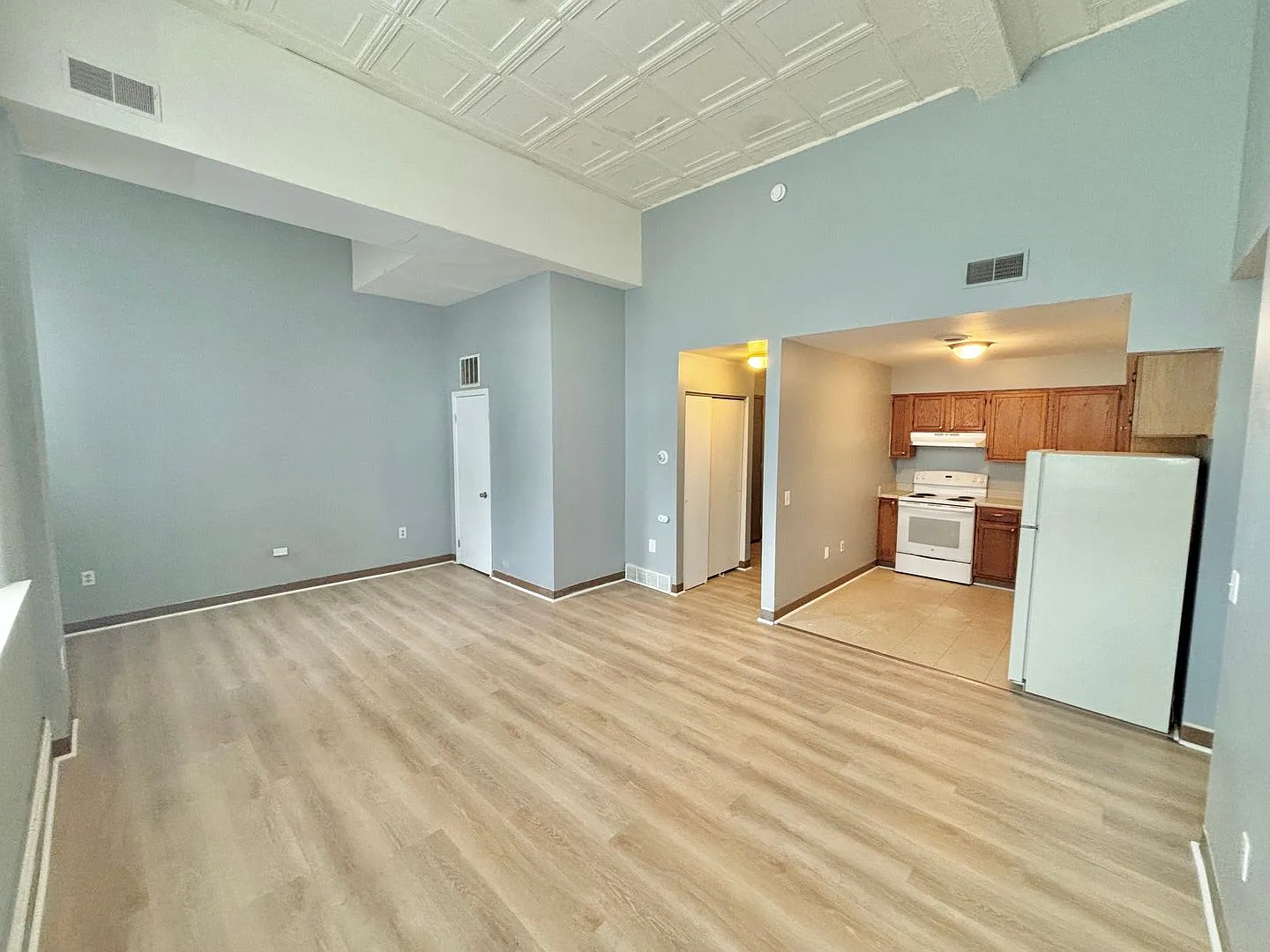 681 Brown Street — Photo 3
