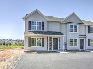 118 Lauschtown Rd, Denver, PA 17517