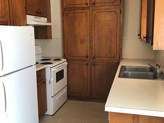 2nd image of 4805 Lavaca Dr #1