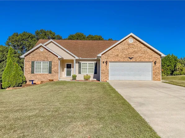 318 Ravens View Dr, Seneca, SC 29678