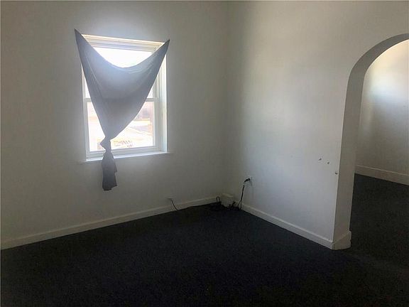 5th image of 215 N Walnut St