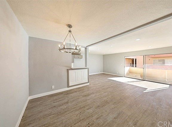 4th image of 855 Victor Ave APT 208