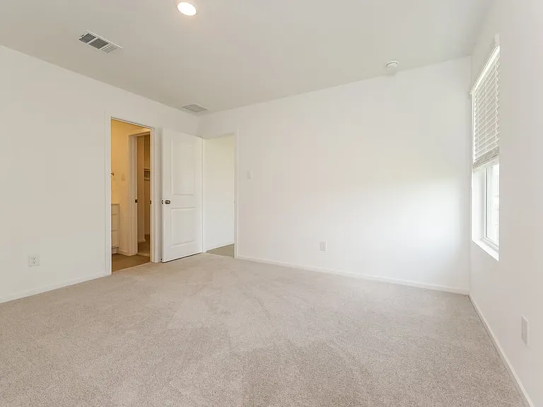 16118 Hatton Dr — Photo 10