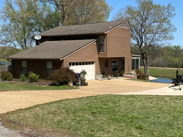 4858 Victoria Dr, Nesbit, MS 38651