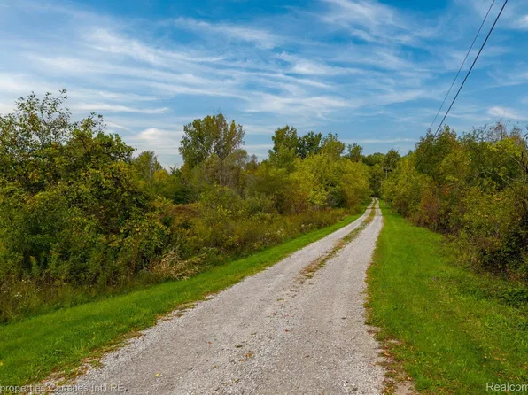 7 Mile Rd, Northville, MI 48167