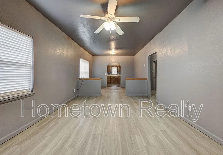 321 SE 25th St — Photo 4