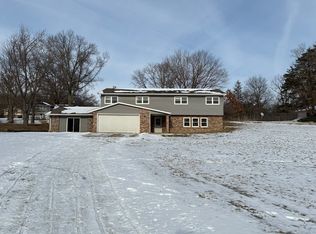 2 Woodland Ln, Macomb, IL 61455