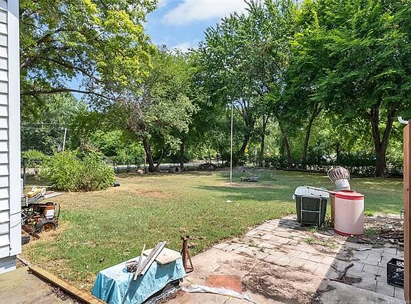 3rd image of 1010 E 59th Pl N