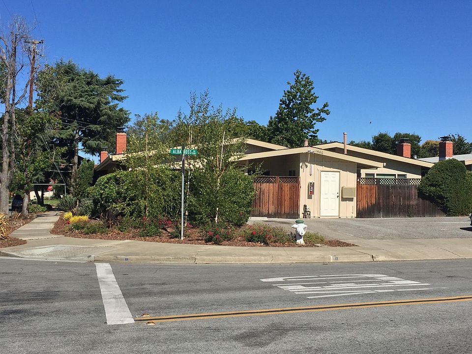 1st image of 1560 Albatross Dr #4