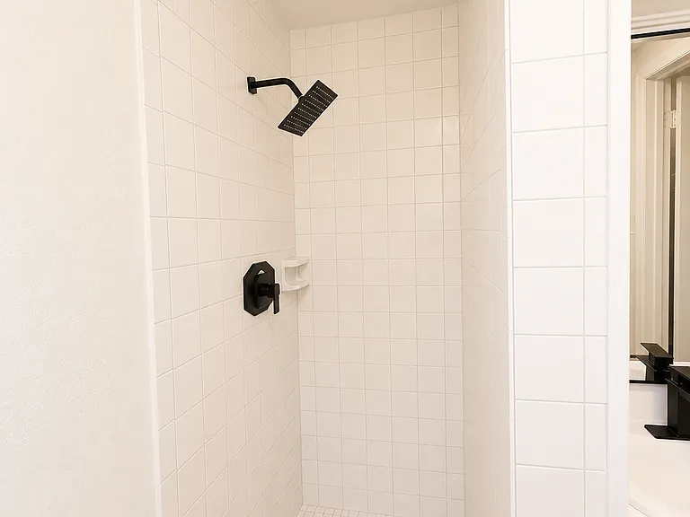 910 Highland Ave — Photo 30