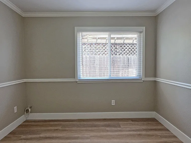 1715 Rockybend Dr — Photo 12