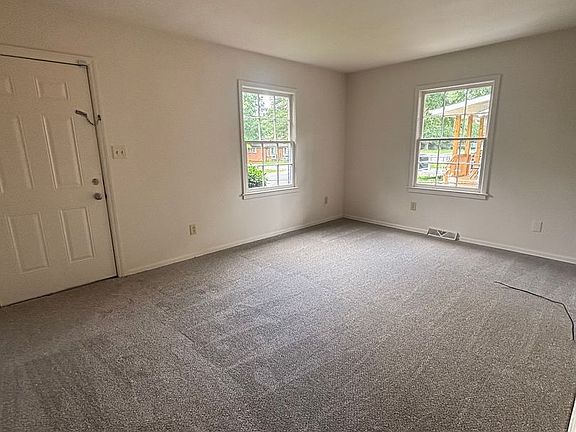 3rd image of 614 Kentbrook Dr
