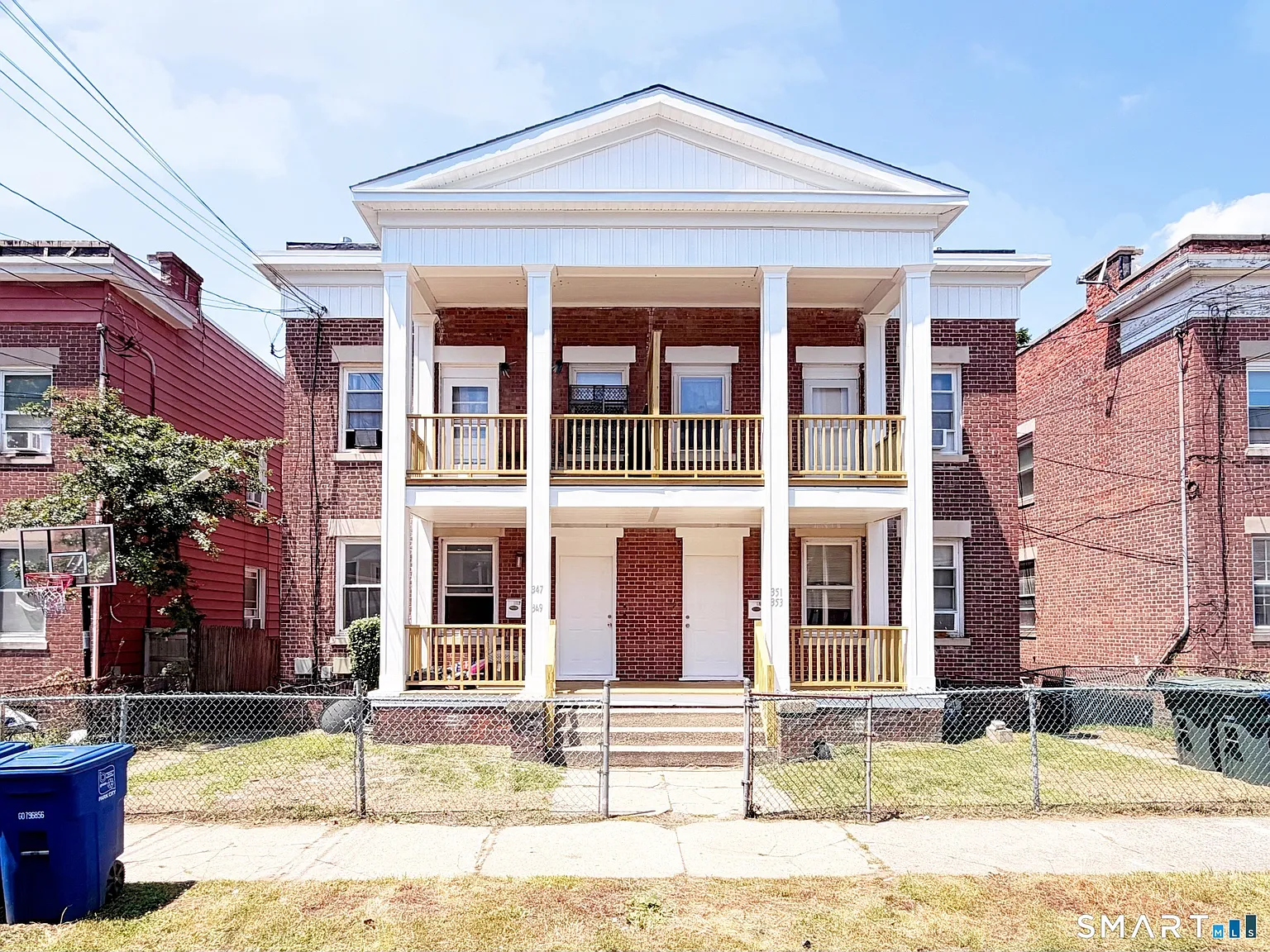 2 bed, 1.0 bath, 856 sqft, $2,100 — Photo 1