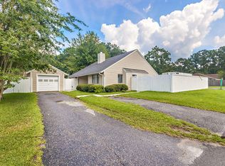 101 Photinia Ct, Summerville, SC 29486