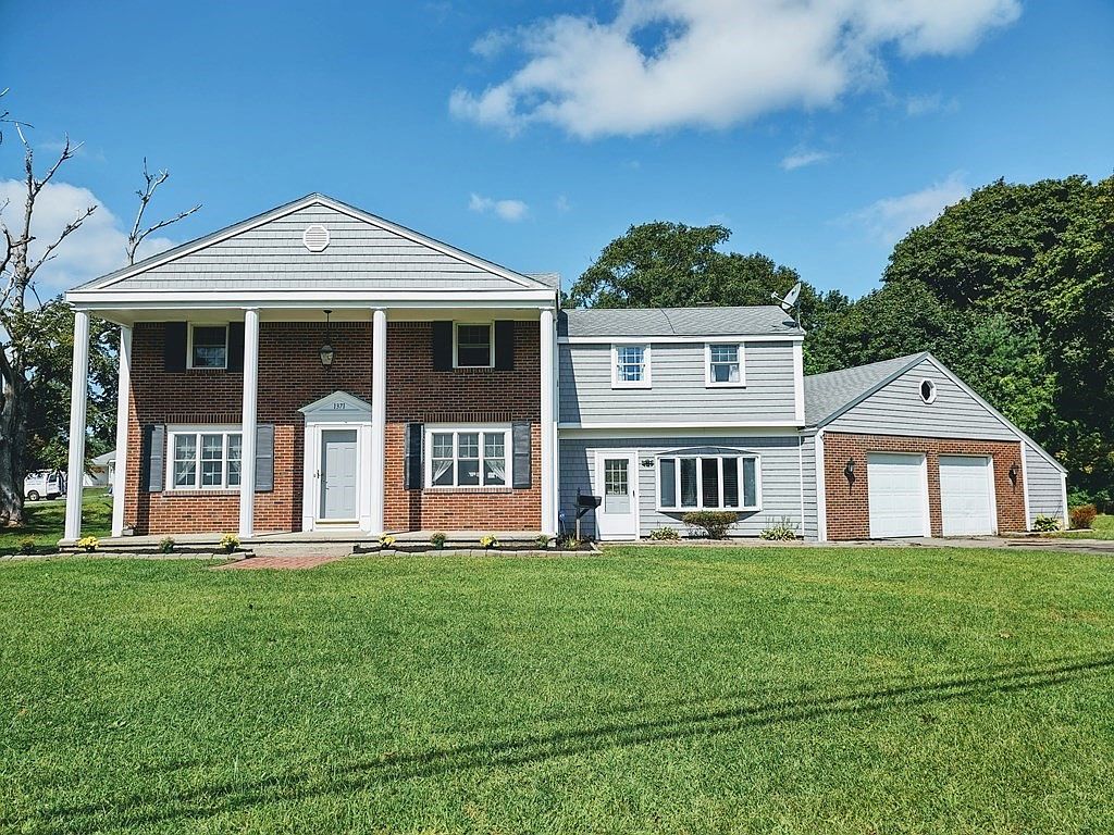 1371 Gardners Neck Rd, Swansea, MA 02777 Zillow