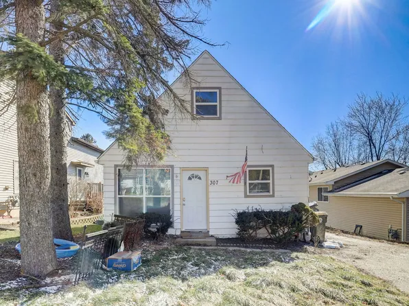 307 S Rosedale Ct, Round Lake, IL 60073