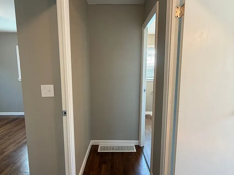 1518 Eastview Ave — Photo 14