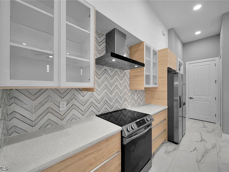 1201 SW 8th Pl — Photo 11