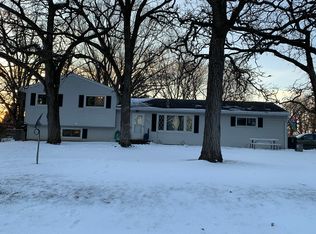 3217 Eastwood Dr, Wonder Lake, IL 60097
