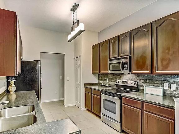 5th image of 7039 Deer Lodge Cir Unit 108