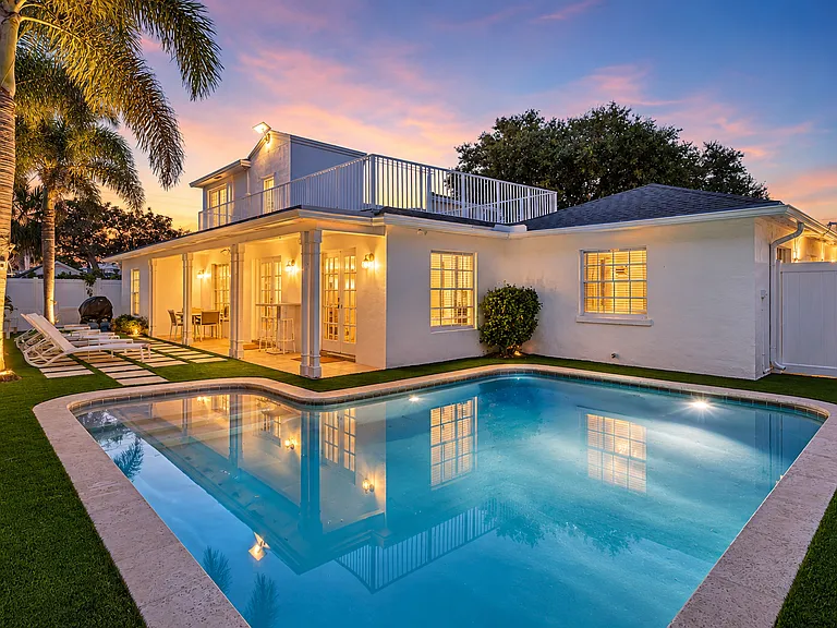 240 Santa Lucia Dr — Photo 3